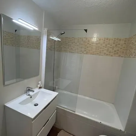 Studio Renove Dans Saint-lary Apartment